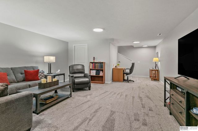320 Deep Water Drive, Lincoln, NE 68527