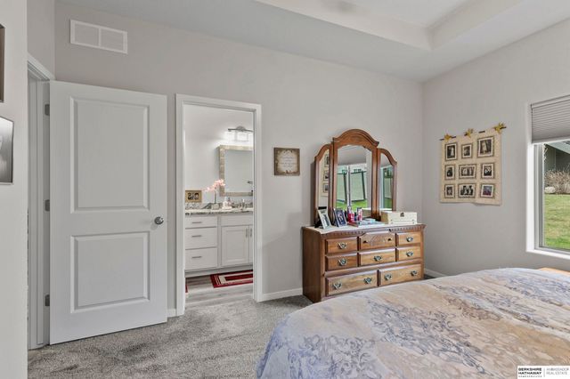 320 Deep Water Drive, Lincoln, NE 68527