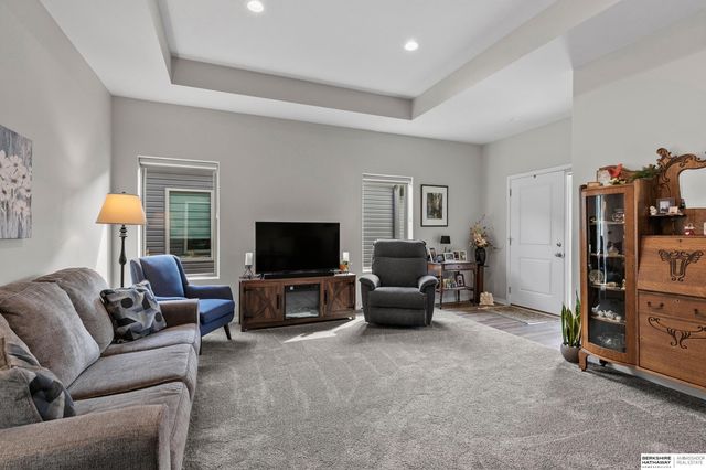 320 Deep Water Drive, Lincoln, NE 68527