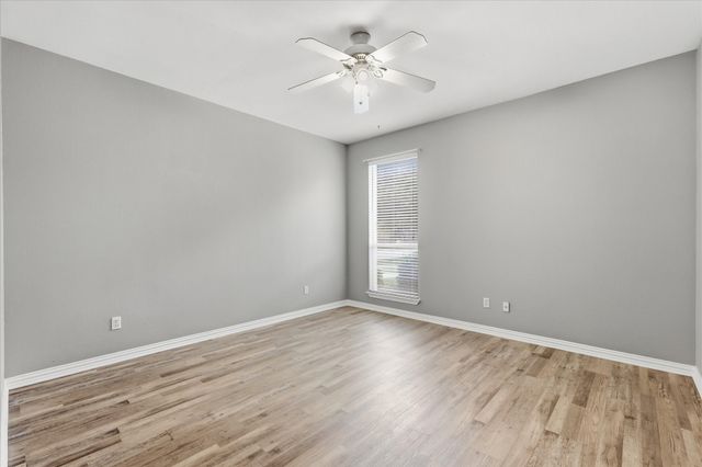 3325 Wilshire Avenue, Grapevine, TX 76051