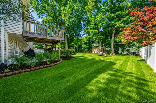 20 Nicole Lane, Coram, NY 11727