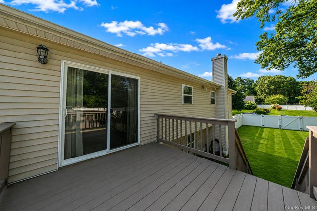 20 Nicole Lane, Coram, NY 11727