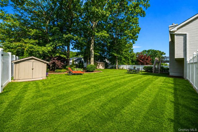 20 Nicole Lane, Coram, NY 11727