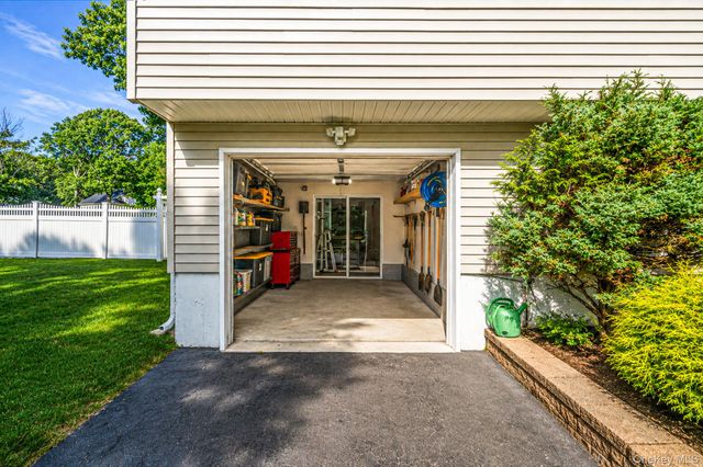 20 Nicole Lane, Coram, NY 11727