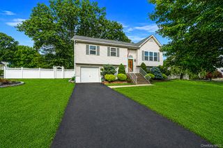 20 Nicole Lane, Coram, NY 11727
