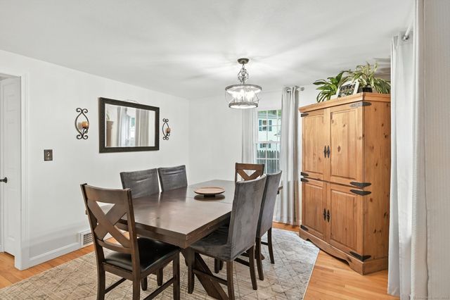 17 Wilstar Circle, Enfield, CT 06082