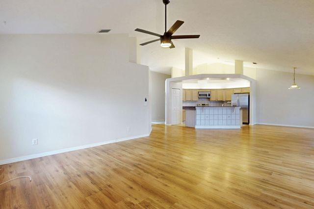 967 SE Browning Avenue, Port St Lucie, FL 34983