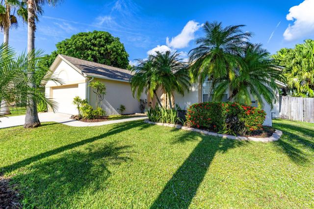 967 SE Browning Avenue, Port St Lucie, FL 34983