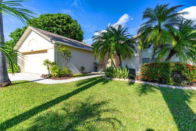 967 SE Browning Avenue, Port St Lucie, FL 34983