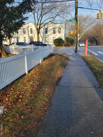 871 Throgsneck Expressway Expressway 1st floor, Bronx, NY 10465