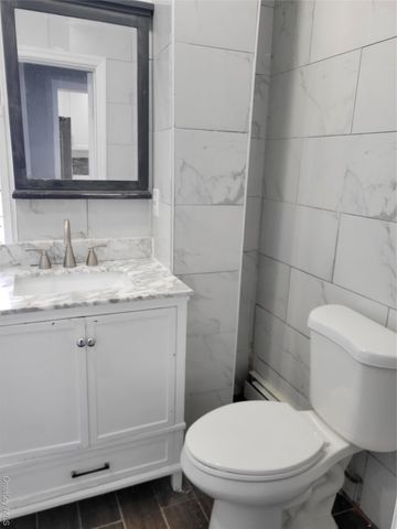 871 Throgsneck Expressway Expressway 1st floor, Bronx, NY 10465