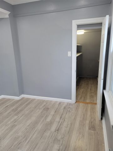 871 Throgsneck Expressway Expressway 1st floor, Bronx, NY 10465