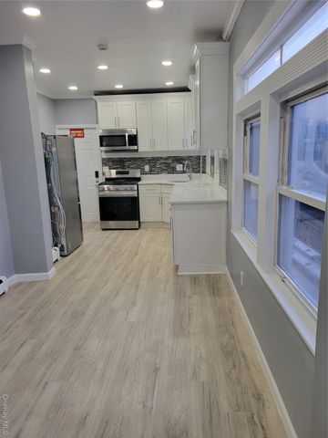 871 Throgsneck Expressway Expressway 1st floor, Bronx, NY 10465