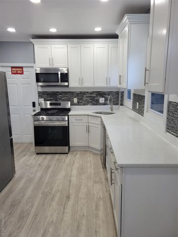 871 Throgsneck Expressway Expressway 1st floor, Bronx, NY 10465