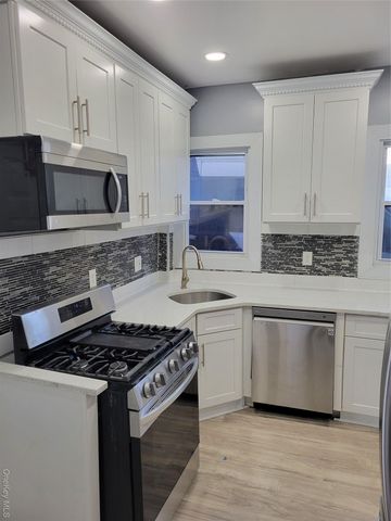 871 Throgsneck Expressway Expressway 1st floor, Bronx, NY 10465