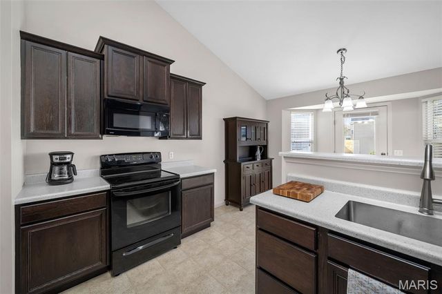 757 Lost Canyon Boulevard, Wentzville, MO 63385