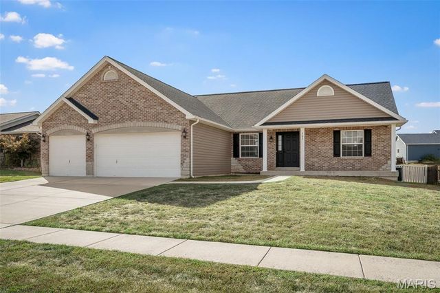 757 Lost Canyon Boulevard, Wentzville, MO 63385