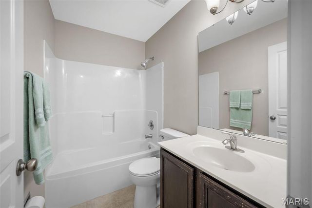 757 Lost Canyon Boulevard, Wentzville, MO 63385