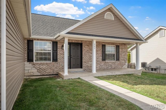 757 Lost Canyon Boulevard, Wentzville, MO 63385