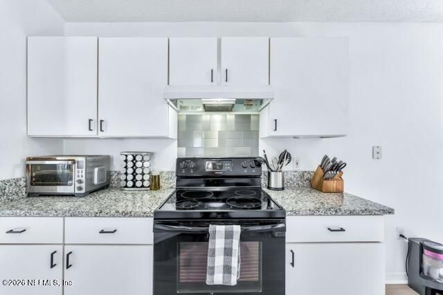 11125 WYNDHAM HOLLOW Lane, Jacksonville, FL 32246