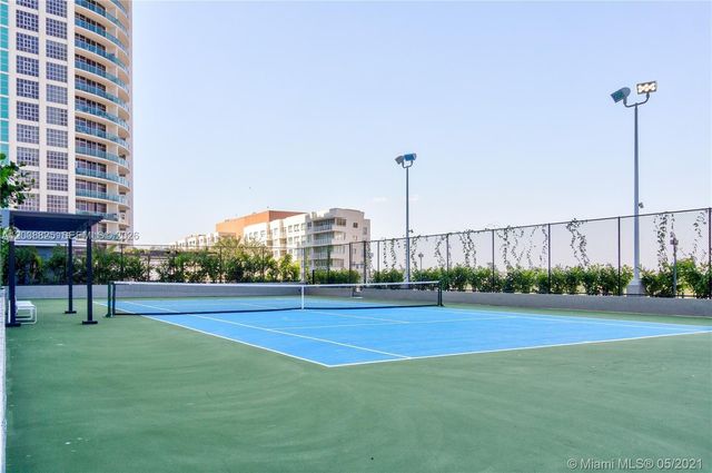 121 NE 34th St 1111, Miami, FL 33137