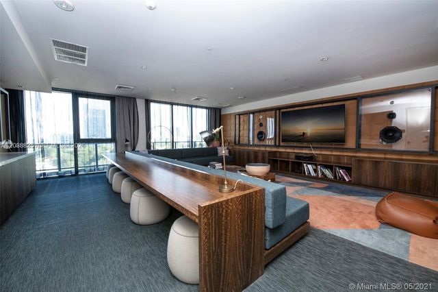 121 NE 34th St 1111, Miami, FL 33137