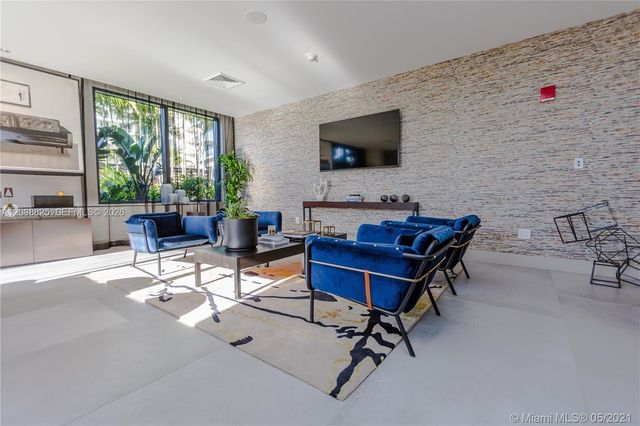 121 NE 34th St 1111, Miami, FL 33137