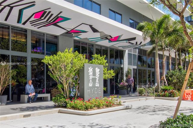 121 NE 34th St 1111, Miami, FL 33137