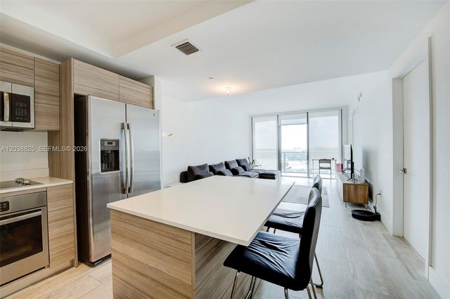 121 NE 34th St 1111, Miami, FL 33137
