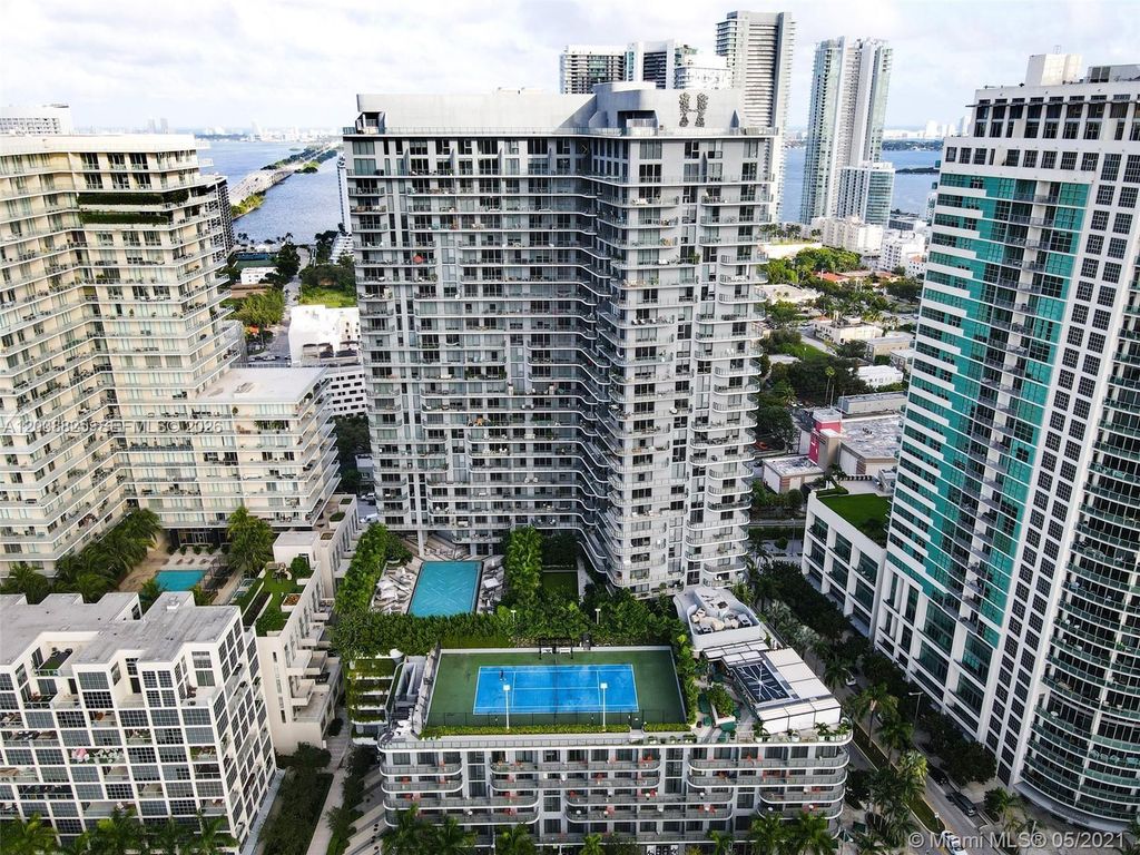 121 NE 34th St 1111, Miami, FL 33137