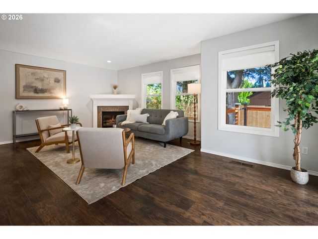 141 Nw CODY Ct, Hillsboro, OR 97124