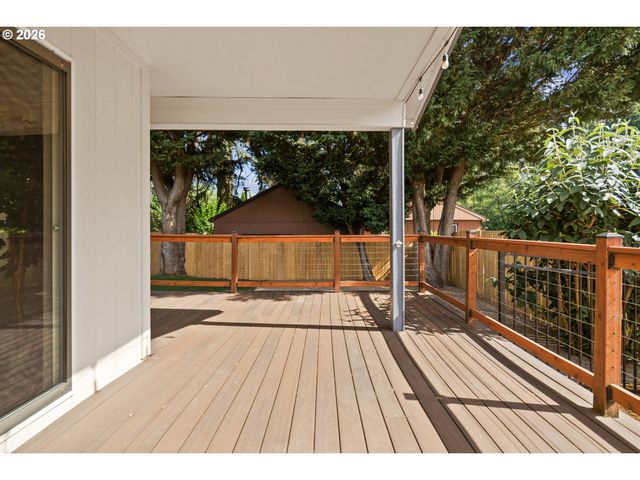 141 Nw CODY Ct, Hillsboro, OR 97124