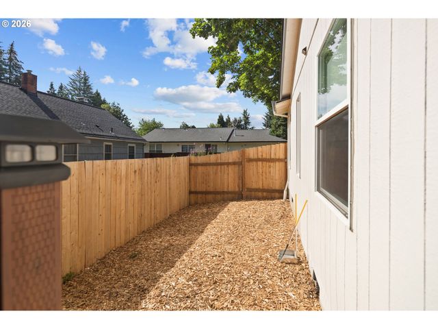 141 Nw CODY Ct, Hillsboro, OR 97124