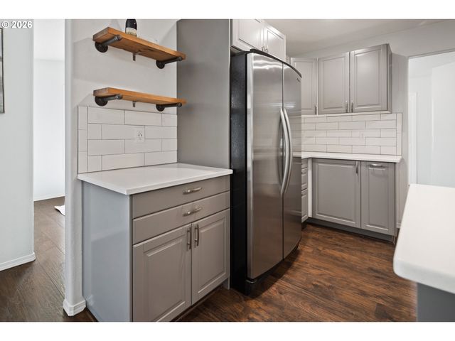 141 Nw CODY Ct, Hillsboro, OR 97124