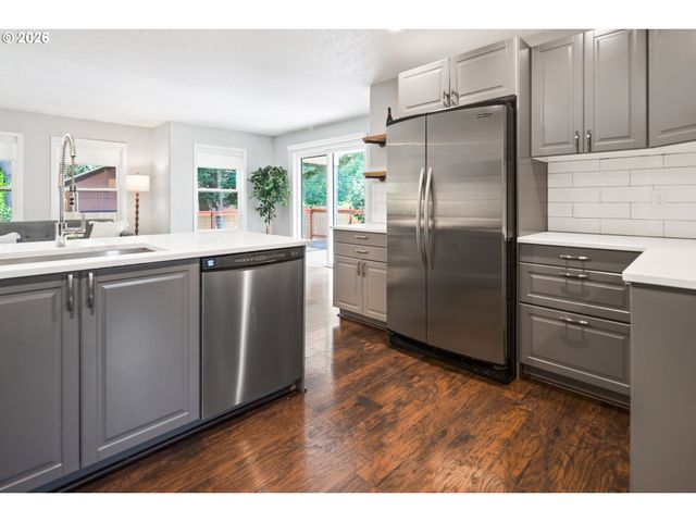 141 Nw CODY Ct, Hillsboro, OR 97124