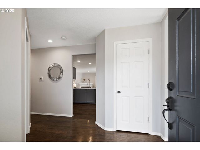 141 Nw CODY Ct, Hillsboro, OR 97124