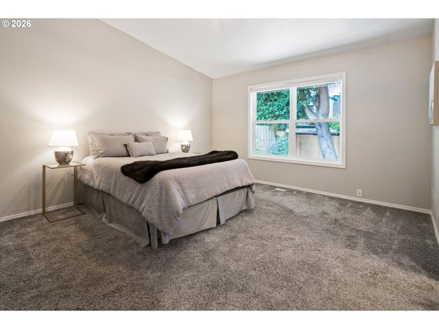 141 Nw CODY Ct, Hillsboro, OR 97124