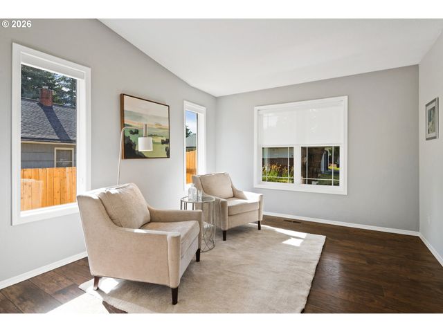 141 Nw CODY Ct, Hillsboro, OR 97124