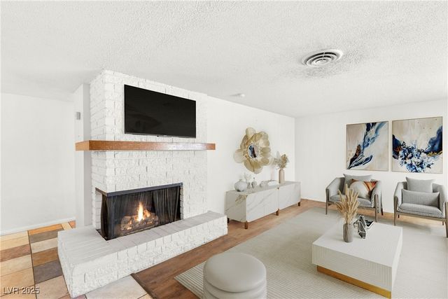 1901 Manhattan Drive, Las Vegas, NV 89106