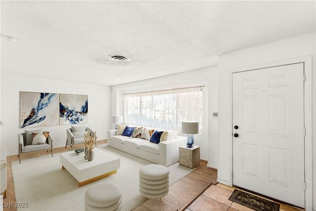 1901 Manhattan Drive, Las Vegas, NV 89106