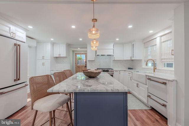 909 CORGIE ST, Cape May, NJ 08204