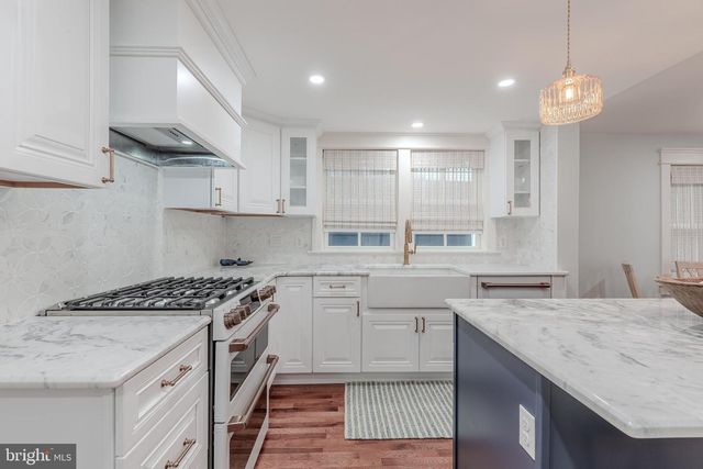 909 CORGIE ST, Cape May, NJ 08204