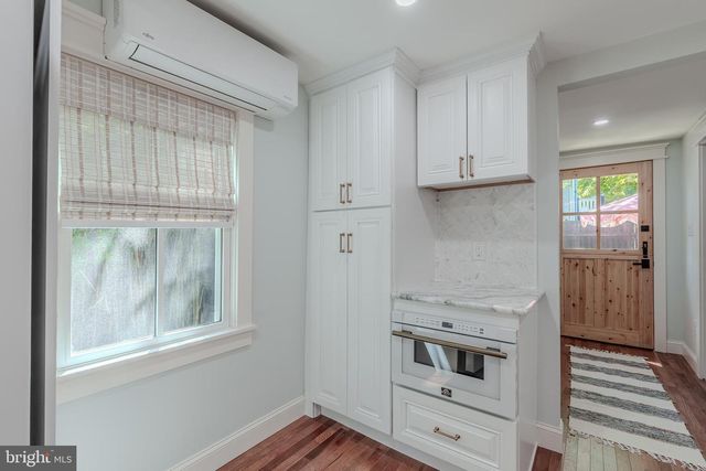 909 CORGIE ST, Cape May, NJ 08204