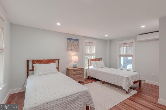 909 CORGIE ST, Cape May, NJ 08204