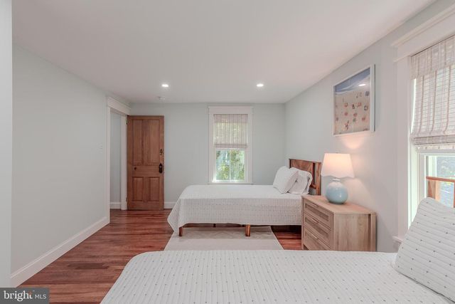 909 CORGIE ST, Cape May, NJ 08204