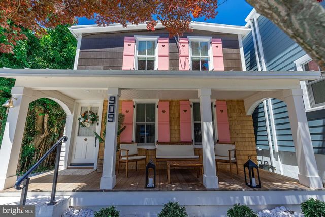 909 CORGIE ST, Cape May, NJ 08204