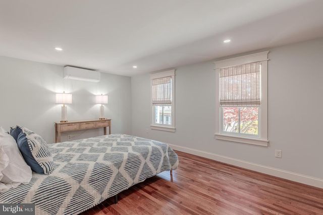 909 CORGIE ST, Cape May, NJ 08204