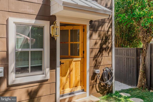 909 CORGIE ST, Cape May, NJ 08204