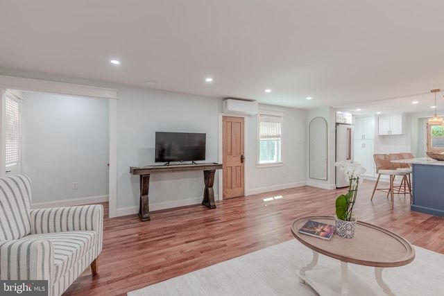 909 CORGIE ST, Cape May, NJ 08204
