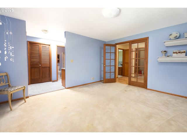 586 S 68TH Pl, Springfield, OR 97478